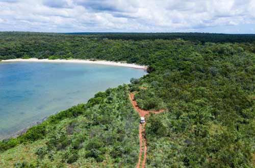 australia-northern-territory-macassan-beach-aerial-driving