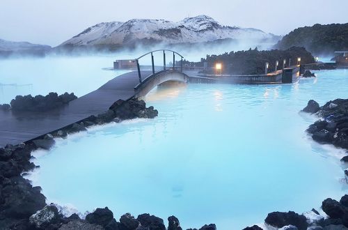 iceland-walk-hot-spring