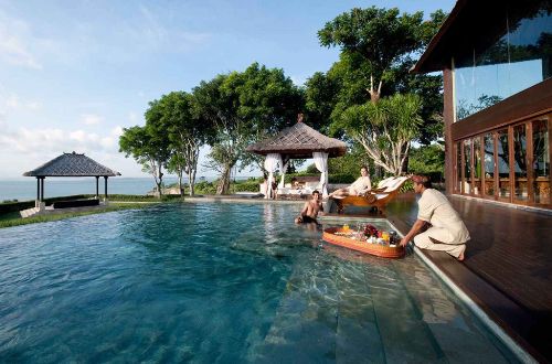 bali-beyond-hiking-amankila-bale-Tirta-Sari-ultimate-luxury