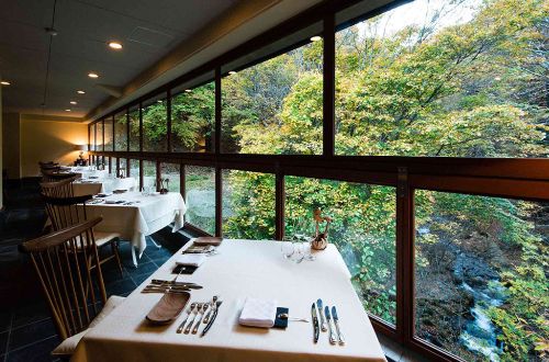 Japan-Walk-Mastumoto-Tobira-Onsen-Myojinkan-