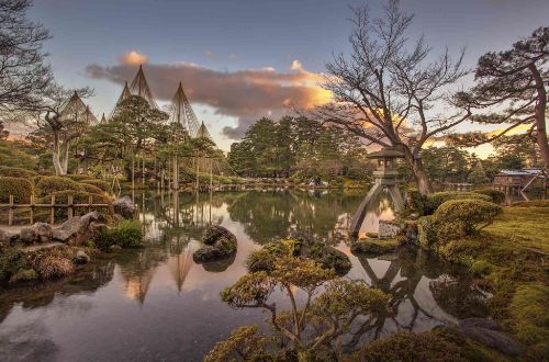 japan-alps-hike-tateyama-alpine-route-walk-Kanazawa-Kenrokuen-garden