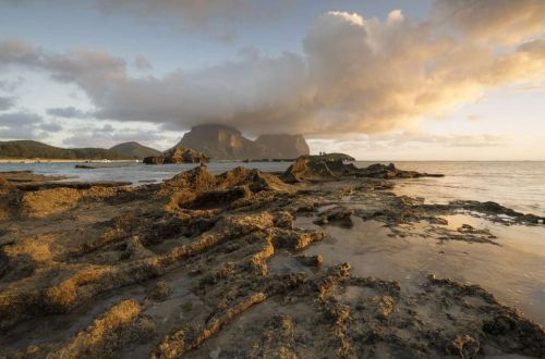 australia-tour-lord-howe-island-walk-kayak-snorkeling-sea-side