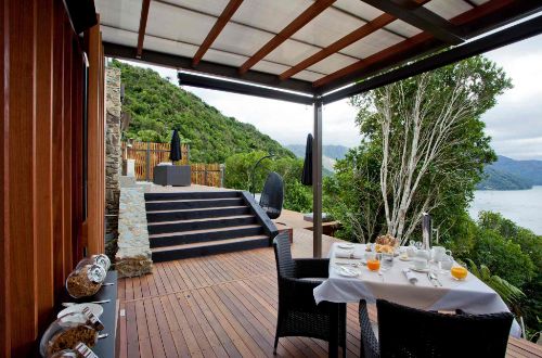 queen-charlotte-luxury-walk-sounds-retreat-breakfast-