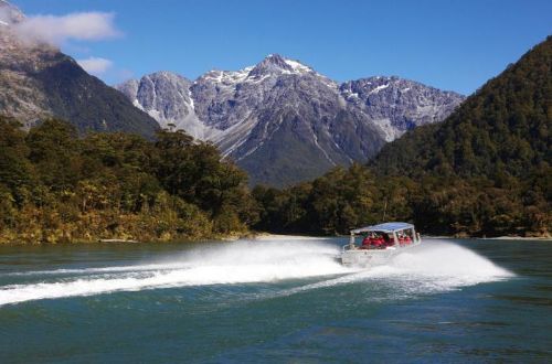 hollyford-track-jet-boat