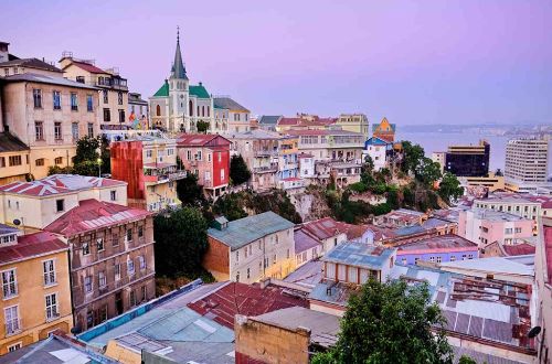 chile-walk-valparaiso-architecture