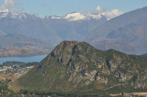 Wanaka-walk-new-zealand-Mt-Iron-walk