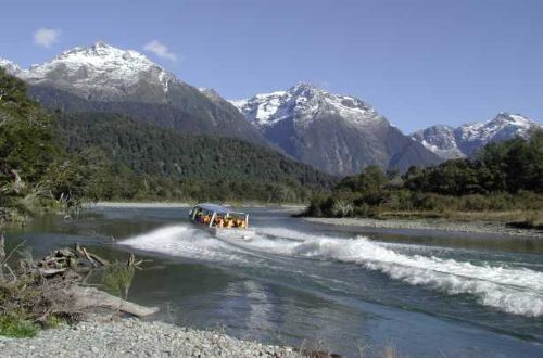 south-island-new-zealand-gourmet-walk-hollyford-track-hiking