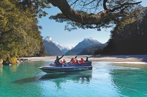 south-island-new-zealand-gourmet-walk-queenstown-tour-dart-river-jet