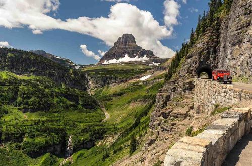 usa-walk-glacier-national-park-red-bus