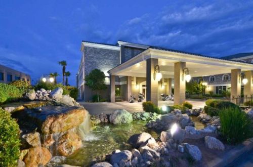 usa-walk-best-western-abbey-inn-exterior