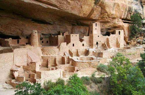 usa-mesa-verde-national-park-walk-ancestral-puebloan