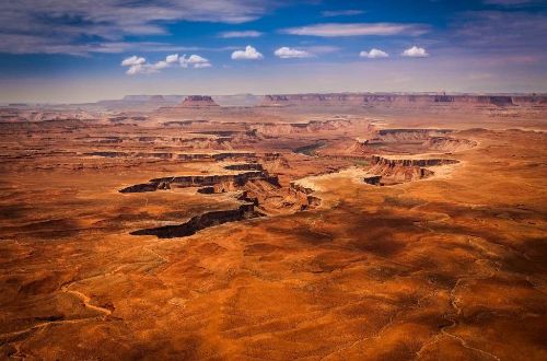 usa-canyonlands-national-park-walk-landscapes