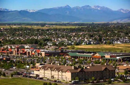 yellowstone-grand-teton-national-park-walk-bozeman-mountain-view-