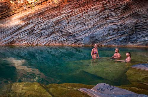 western-australia-hamersley-gorge-swimming-karijini-national-park