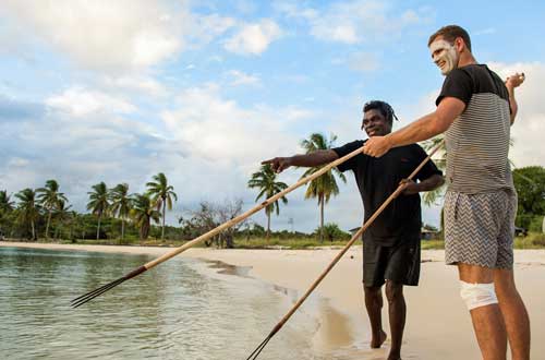australia-nothern-territory-indigenous-Yolŋu-learning-to-spear-fish