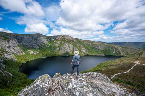 Tasmania-luxury-adventure-australia-cradle-mountain-marions-lookout