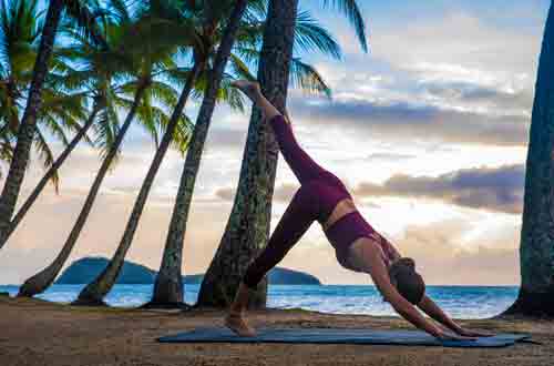 queensland-australia-yoga-on-palm-cove-beach