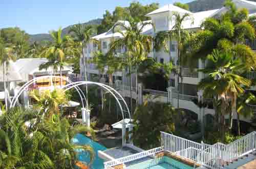 queensland-palm-cove-reef-house-looking-into-reception-and-pool